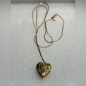 Vintage Gold Tone Double Locket Pendant on 28" Chain like new